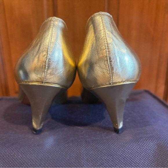 Yves Saint Laurent Shimmering Gold Kitten Heels w/Box - Picture 4 of 8